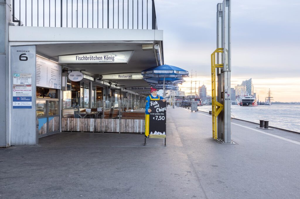 Fischbrötchen König Exterior view of snack bar at Landungsbrücken Hamburg